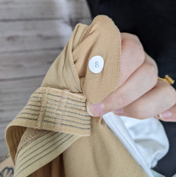 lululemon • mix a lot dove floral power y tank - Picture 2 of 6